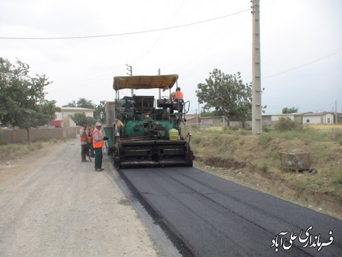 بازدید فرماندارعلی آباد کتول از پروژه آسفالت روستایی