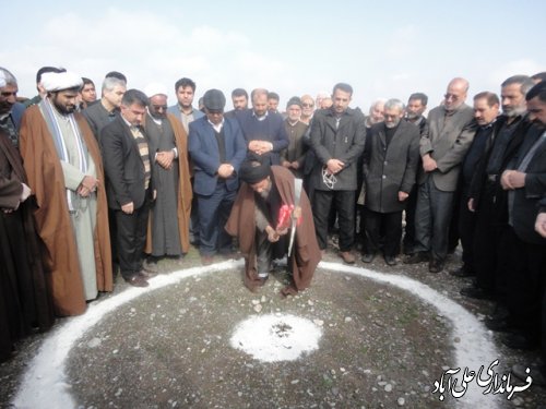 کلنگ ساخت مصلای نماز جمعه فاضل آباد بر زمین زده شد