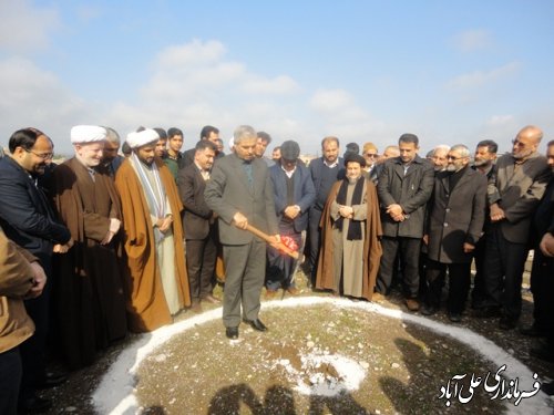 کلنگ ساخت مصلای نماز جمعه فاضل آباد بر زمین زده شد