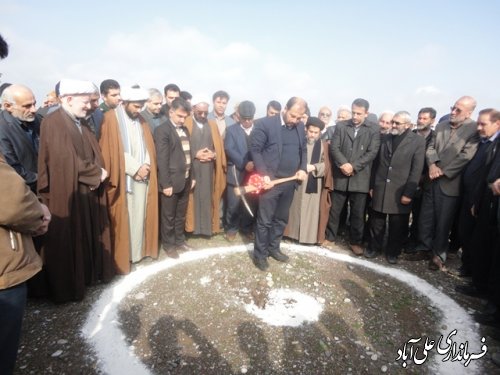 کلنگ ساخت مصلای نماز جمعه فاضل آباد بر زمین زده شد