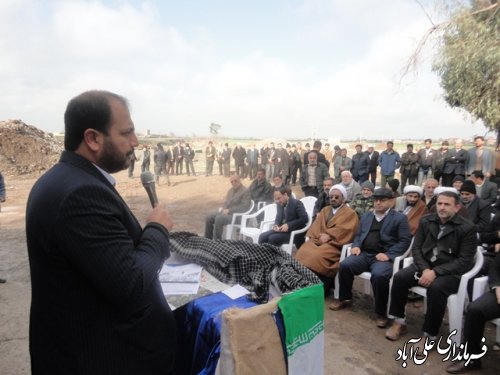 کلنگ ساخت مصلای نماز جمعه فاضل آباد بر زمین زده شد