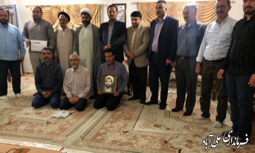 دیدار فرماندار باخانواده مرحوم حجت الاسلام و المسلمین حاج شیخ حبیب مزرعه(ره) امام جمعه سابق