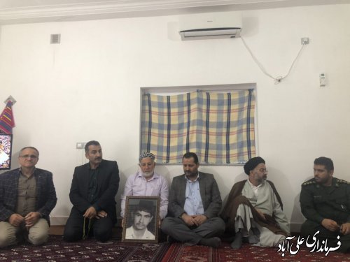 دیدار فرماندار با خانواده شهیدان "محمدرضا غریب آبادی، رمضانعلی غریب شیرنگی و عبدالمجید بدراقی"