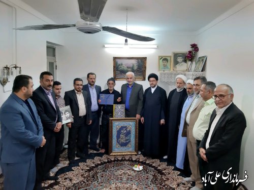 دیدار مدیرکل دادگستری، دادستان عمومی و انقلاب مرکز استان و فرماندار شهرستان علی آبادکتول با خانواده شهیدان"محمد و حسین مزیدی
