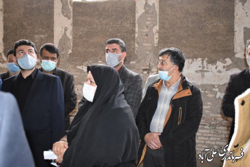 بازدید معاون اقتصادی استاندار،فرماندارو مدیران استانی و شهرستانی از بازار علی آبادکنول