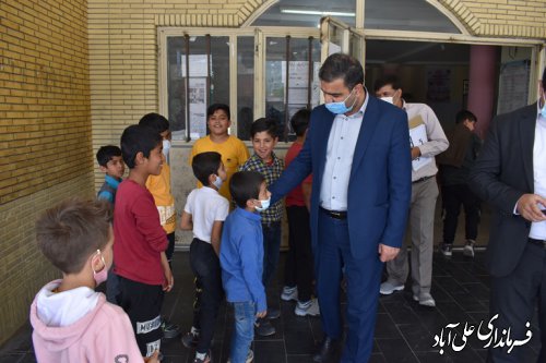انجمن اولیاء و مربیان حلقه ارتباطی میان خانواده ها و مدارس محسوب می شوند.