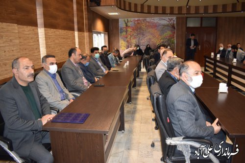 بخشداران با جذب سرمایه گذاران ، زمینه ساز رشد و پیشرفت منطقه باشند