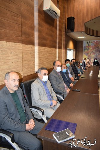 بخشداران با جذب سرمایه گذاران ، زمینه ساز رشد و پیشرفت منطقه باشند