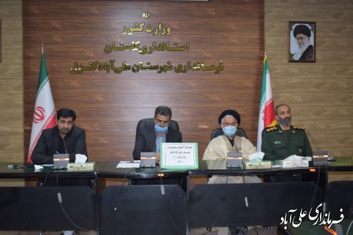 تجلیل از مقام معلم تجلیل از همه خوبیهاست وبایددر صدر بر نامه ها قرار بگیرد