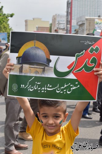 قدس ظرفیت جهانی دارد و تمام کشورها،فرهنگ ها و ادیان را گرد خود جمع می کند