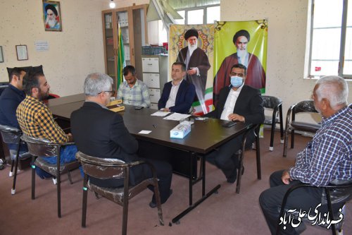 دهیارانی که از ظرفیت های روستا در راستای تولید و محرومیت زدایی استفاده کنند حمایت می شوند