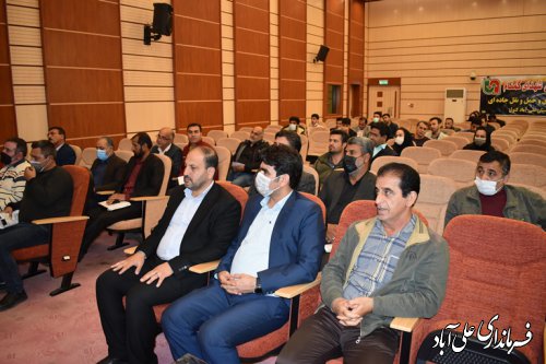 دهیاران با پرهیز از اختلافات در روستا و ایجاد همدلی به پیشرفت و آبادانی روستا کمک کنند 