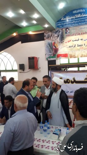 میز خدمت ارتباط چهره به چهره مسئولان و مردم و تسریع در پاسخگویی به مطالبات آنها است.