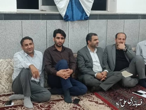 هدف ازبرگزاری جلسات میز خدمت  دیدار چهره به چهره و شنیدن مشکلات مردم است