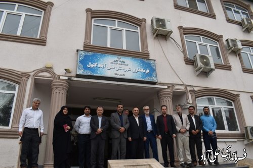 نشست صمیمی  معاون توسعه مدیریت و منابع استاندار با فرماندار و کارکنان فرمانداری 