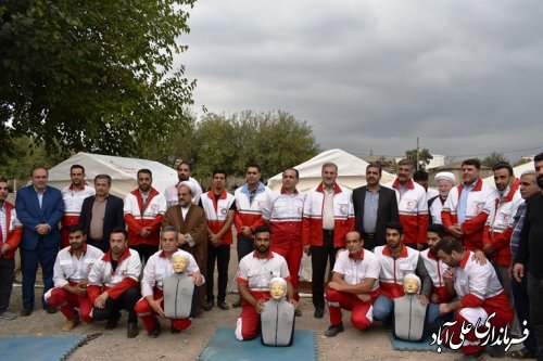 با حضور دبیر کل جمعیت هلال احمر کشور خانه هلال در محله گلریز فاضل آباد افتتاح شد