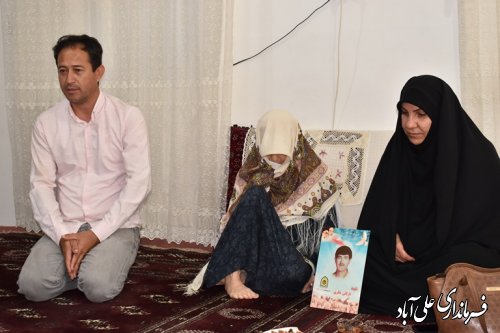دیداربا خانواده شهید نازقلی نظری از شهدای اهل سنت روستای قره بلاغ 