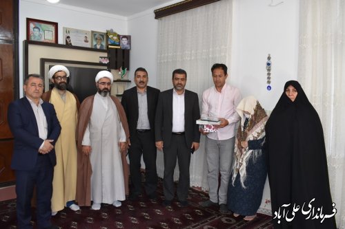 دیداربا خانواده شهید نازقلی نظری از شهدای اهل سنت روستای قره بلاغ 