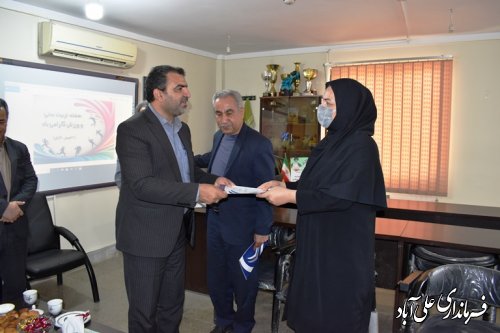 حضور فرماندارعلی آبادکتول در اداره ورزش و جوانان شهرستان 