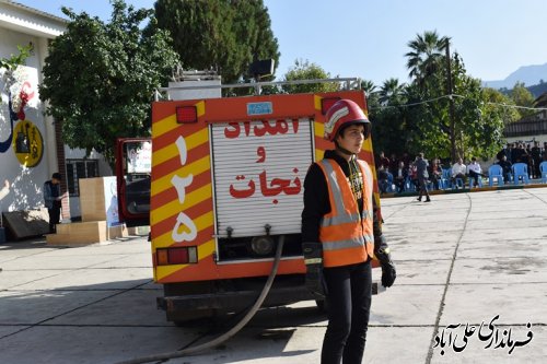 زنگ پدافند غیر عامل  همراه مانور امداد و نجات دانش آموزی در هنرستان شهید رجایی علی آباد کتول نواخته شد