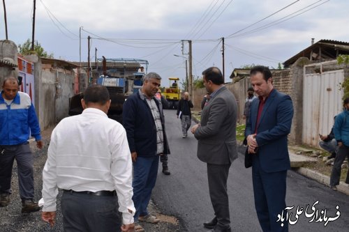 بازدید فرمانداراز روند اجرای پروژه زیرسازی ،آسفالت  و روکش آسفالت معابر روستای قوشکرپی