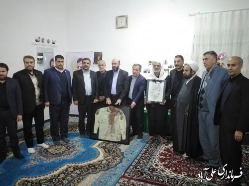 دیدار با خانواده شهید امنیت  علی سراوانی در شهر فاضل آباد