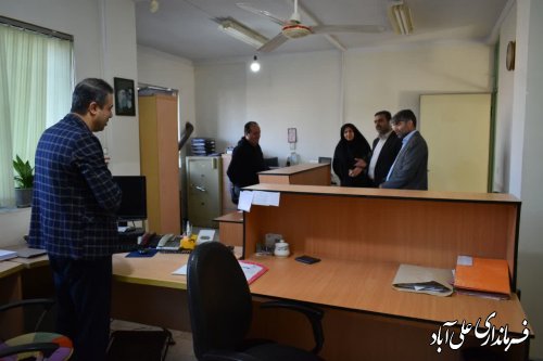 فرماندار علی آبادکتول به مناسبت هفته ثبت احوال با رئیس و کارکنان اداره ثبت احوال دیدار کرد. 