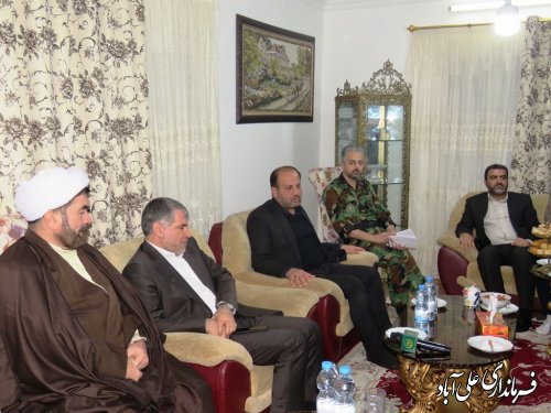 دیدار وزیر جهادکشاورزی با همراهی فرماندار علی آبادکتول از خانواده شهید جهادگر در روستای کردآباد