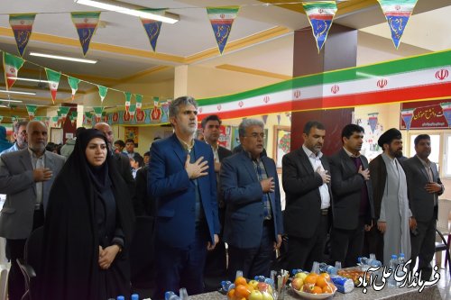 جشن ۴۴ سالگی پیروزی انقلاب اسلامی در مدرسه جنان شهر سنگدوین برگزار شد.