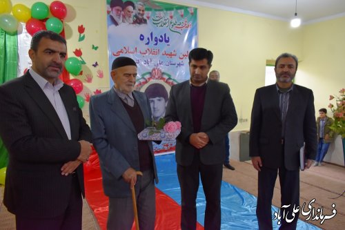 یادواره اولین شهید انقلاب اسلامی سال ۱۳۵۷ در مدرسه شهید عباسعلی زنگانه شهرستان علی آباد کتول برگزار شد. 