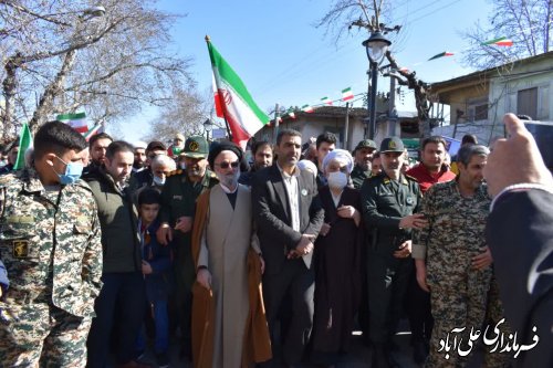 در راهپیمائی ،متفاوت‌ترین 22 بهمن 44 سال اخیر ، با آرمان های انقلاب اسلامی و امامین امت تجدید پیمان کردند. 