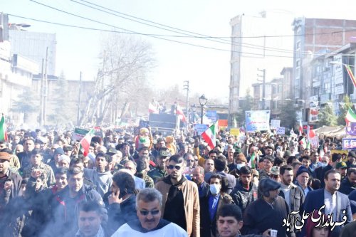 در راهپیمائی ،متفاوت‌ترین 22 بهمن 44 سال اخیر ، با آرمان های انقلاب اسلامی و امامین امت تجدید پیمان کردند. 