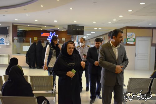 فرماندار با همراهی شهردارعلی آبادکتول به طور سرزده از بخش های مختلف درمانگاه تخصصی حضرت قائم (عج) بازدید نمود.