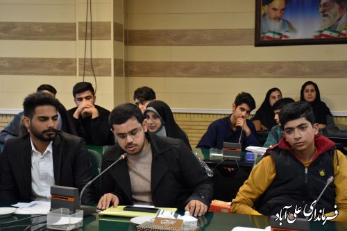 نشست صمیمی فرماندار علی آبادکتول با دانشجویان