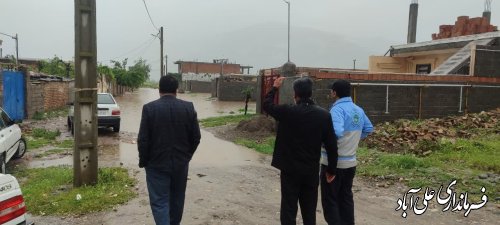 بازدید فرماندار علی آبادکتول از آب گرفتگی یکی از معابر روستای مهدی آباد