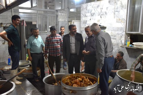 فرماندار علی آبادکتول بصورت میدانی و شبانه از محل طبخ غذا و روند آماده‌سازی برخی از شعب اخذ رای بازدید بعمل آوردند.