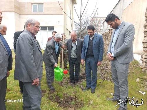 دیدار فرماندار شهرستان با پیشکسوتان منابع طبیعی آزادشهر