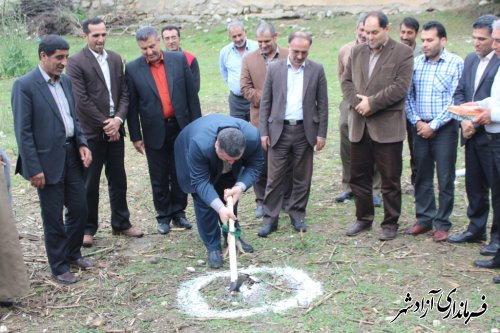 کلنگ زنی ساختمان دهیاری روستای سوسرا توسط شفائی فرماندار شهرستان آزادشهر