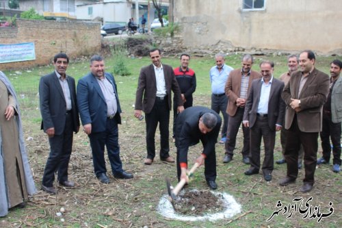 کلنگ زنی ساختمان دهیاری روستای سوسرا توسط شفائی فرماندار شهرستان آزادشهر