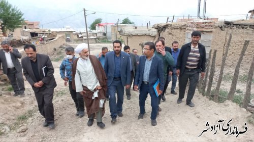 میز خدمت مسئولین در روستای نرگس چال برگزار شد