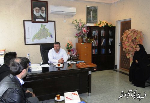 دیدار جمع کثیری از رؤسای ادارات استانی و شهرستانی  و مردم  از فرماندار آزادشهر