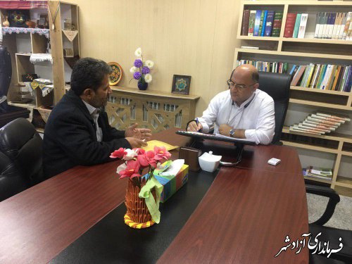 ملاقات چهره به چهره جمعی از شهروندان با فرماندار شهرستان آزادشهر