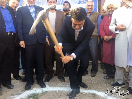 آیین افتتاح و کلنگ زنی متمرکز پروژه های حوزه آب روستایی آزادشهر برگزار شد