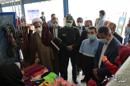 نمایشگاه صنایع دستی در آزادشهر افتتاح شد