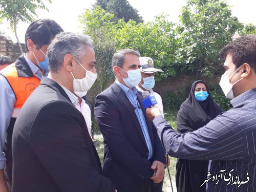 اهدا کلاه ایمنی به مناسبت روز ملی ایمنی و حمل و نقل در آزادشهر