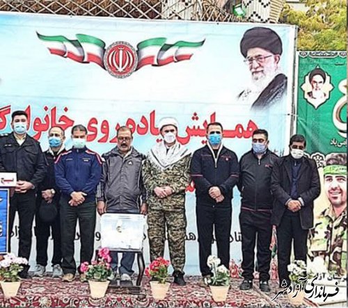 همایش بزرگ پیاده روی خانوادگی به مناسبت هفته بسیج در آزادشهر برگزار شد