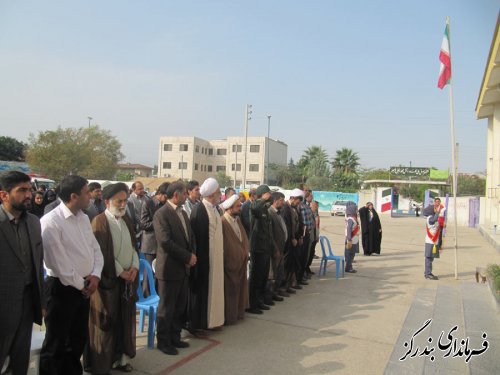 آموزش و پرورش در دوران دفاع مقدس نقش به سزایی ایفا کرد