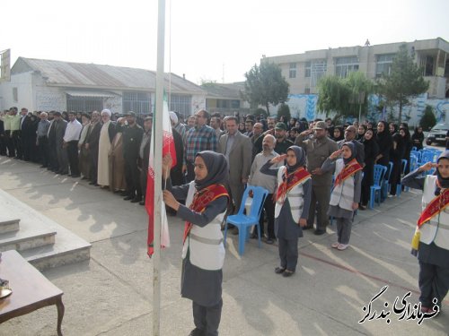 آموزش و پرورش در دوران دفاع مقدس نقش به سزایی ایفا کرد