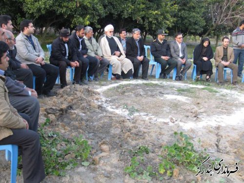 کلنگ احداث نمازخانه بین راهی روستای ابراهیم آباد به زمین زده شد