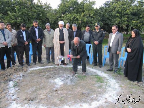 کلنگ احداث نمازخانه بین راهی روستای ابراهیم آباد به زمین زده شد